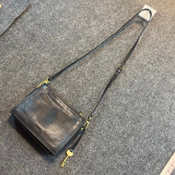 Fossil Emma EW Crossbody Purse Leather Black Bag Textured  Fossil Emma Black Leather East West EW Crossbody Bag Purse Gold Key Charm ZB6842